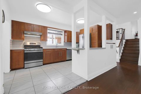 Photo 10 at 31 Frankton Crescent, York University Heights, Toronto
