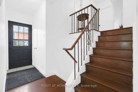Photo 14 at 31 Frankton Crescent, York University Heights, Toronto