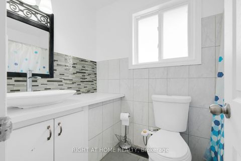 Photo 15 at 31 Frankton Crescent, York University Heights, Toronto