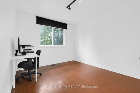 Photo 17 at 31 Frankton Crescent, York University Heights, Toronto
