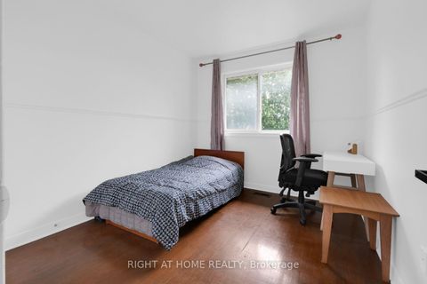 Photo 19 at 31 Frankton Crescent, York University Heights, Toronto