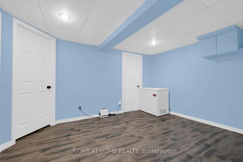 Photo 23 at 31 Frankton Crescent, York University Heights, Toronto