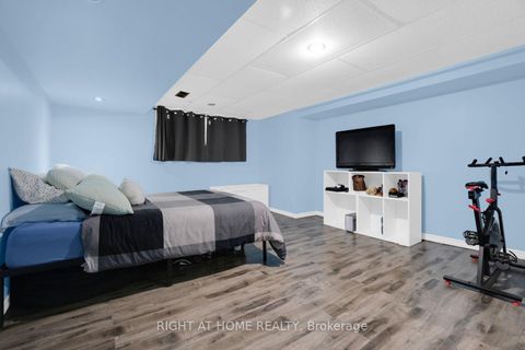 Photo 25 at 31 Frankton Crescent, York University Heights, Toronto
