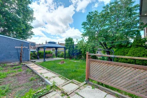 Photo 26 at 31 Frankton Crescent, York University Heights, Toronto