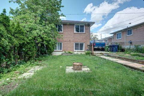 Photo 30 at 31 Frankton Crescent, York University Heights, Toronto