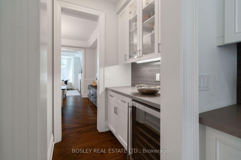 Photo 8 at 61 Rykert Crescent, Leaside, Toronto