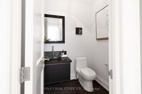 Photo 10 at 61 Rykert Crescent, Leaside, Toronto