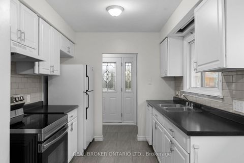 Photo 8 at 65 Ottaway Avenue, Wellington, Barrie
