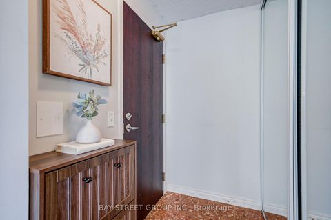 Photo 4 at 1811 - 30 Grand Trunk Crescent, Waterfront Communities C1, Toronto