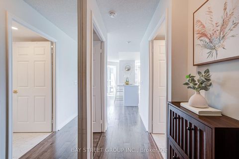 Photo 5 at 1811 - 30 Grand Trunk Crescent, Waterfront Communities C1, Toronto