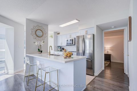 Photo 10 at 1811 - 30 Grand Trunk Crescent, Waterfront Communities C1, Toronto
