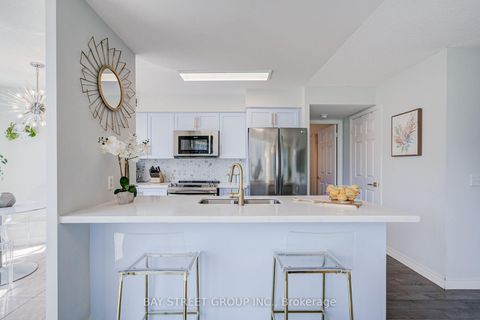 Photo 11 at 1811 - 30 Grand Trunk Crescent, Waterfront Communities C1, Toronto
