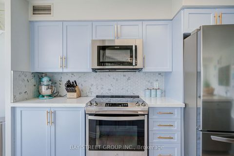 Photo 12 at 1811 - 30 Grand Trunk Crescent, Waterfront Communities C1, Toronto