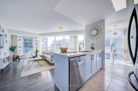 Photo 13 at 1811 - 30 Grand Trunk Crescent, Waterfront Communities C1, Toronto