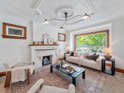 Photo 2 at 27 Lesmount Avenue, East York, Toronto