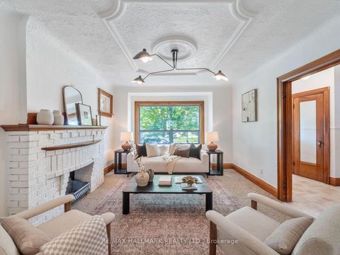 Photo 3 at 27 Lesmount Avenue, East York, Toronto
