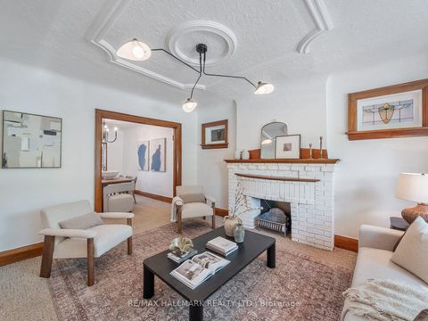 Photo 4 at 27 Lesmount Avenue, East York, Toronto