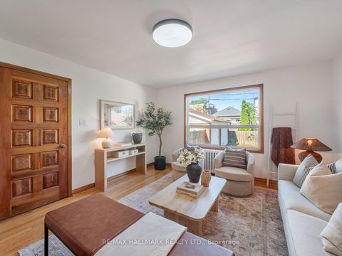 Photo 10 at 27 Lesmount Avenue, East York, Toronto