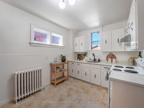 Photo 15 at 27 Lesmount Avenue, East York, Toronto