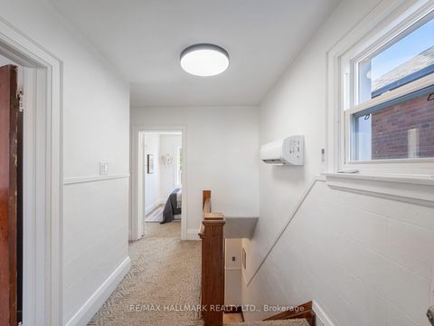 Photo 20 at 27 Lesmount Avenue, East York, Toronto