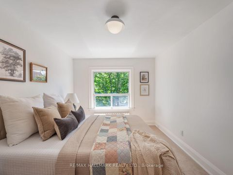 Photo 22 at 27 Lesmount Avenue, East York, Toronto