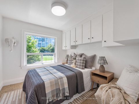Photo 24 at 27 Lesmount Avenue, East York, Toronto