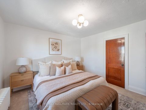 Photo 28 at 27 Lesmount Avenue, East York, Toronto