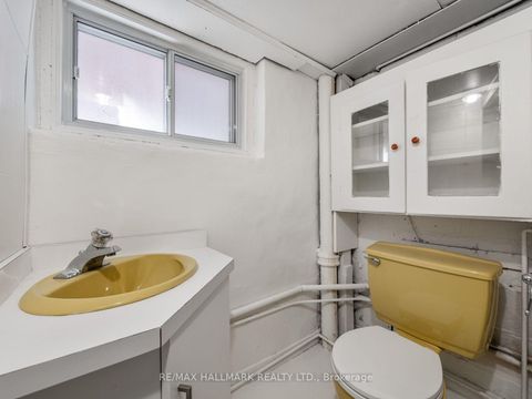 Photo 37 at 27 Lesmount Avenue, East York, Toronto
