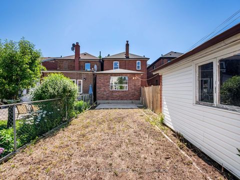 Photo 41 at 27 Lesmount Avenue, East York, Toronto