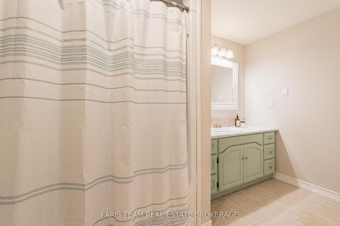 Photo 17 at 44 Hadden Crescent, Cundles East, Barrie