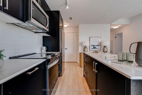Photo 3 at 517 - 2300 St. Clair Avenue W, Junction Area, Toronto