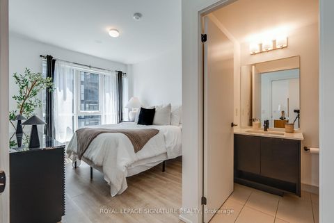 Photo 10 at 517 - 2300 St. Clair Avenue W, Junction Area, Toronto
