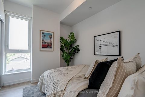 Photo 14 at 517 - 2300 St. Clair Avenue W, Junction Area, Toronto