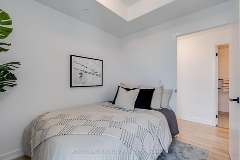 Photo 15 at 517 - 2300 St. Clair Avenue W, Junction Area, Toronto
