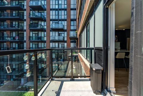 Photo 19 at 517 - 2300 St. Clair Avenue W, Junction Area, Toronto