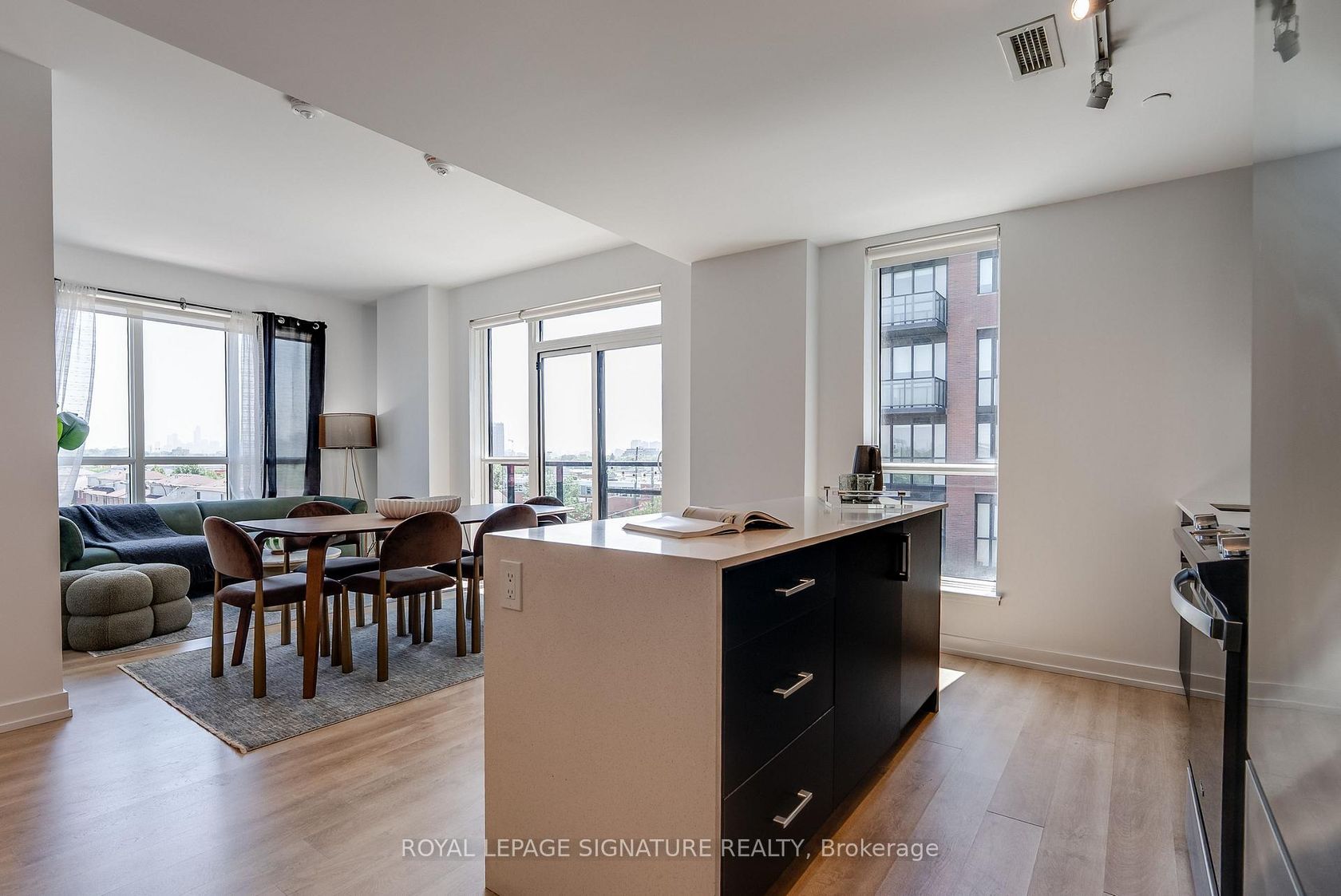 517 - 2300 St. Clair Avenue W, Junction Area, Toronto 