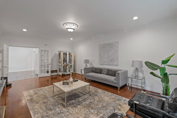 Photo 7 at 2339 Glengarry Road, Erindale, Mississauga