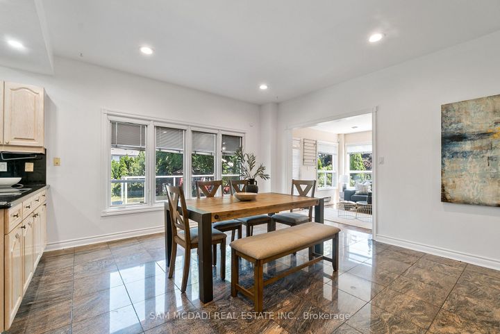 Photo 13 at 2339 Glengarry Road, Erindale, Mississauga