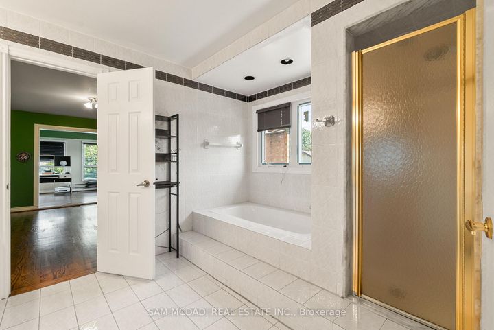 Photo 21 at 2339 Glengarry Road, Erindale, Mississauga