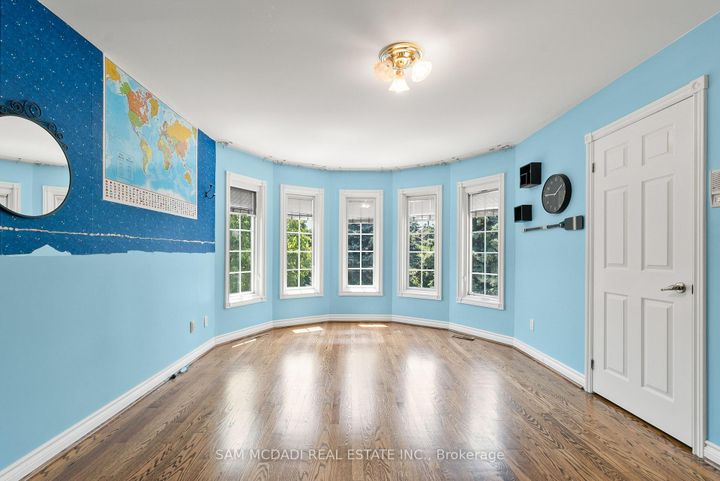 Photo 22 at 2339 Glengarry Road, Erindale, Mississauga