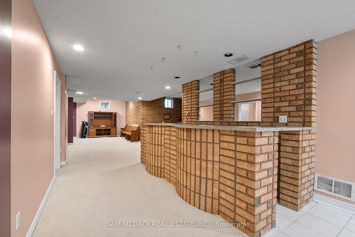Photo 32 at 2339 Glengarry Road, Erindale, Mississauga