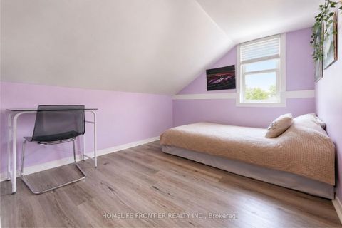 Photo 10 at 634 Gorham Street, College Manor, Newmarket