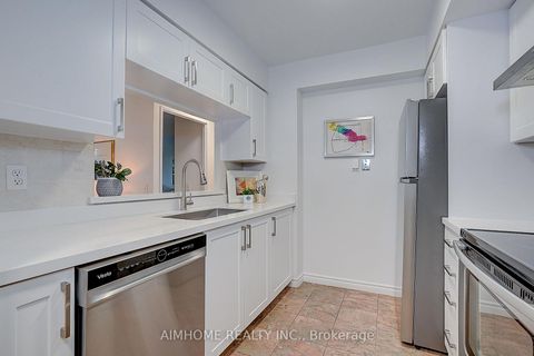 Photo 5 at 511 - 238 Doris Avenue, Willowdale East, Toronto