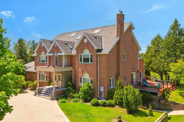Photo 2 at 2 Jennings Gate, Jennings Gate, Markham