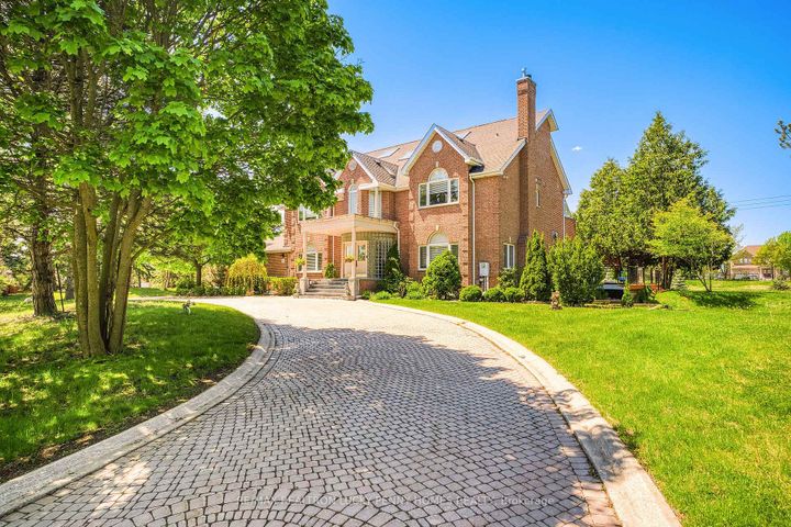 Photo 4 at 2 Jennings Gate, Jennings Gate, Markham