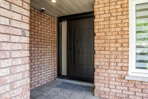 Photo 1 at 15 San Marko Place, East Woodbridge, Vaughan
