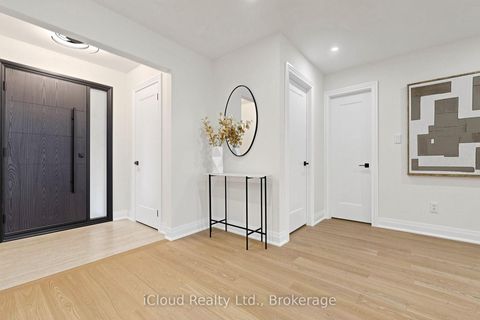Photo 3 at 15 San Marko Place, East Woodbridge, Vaughan