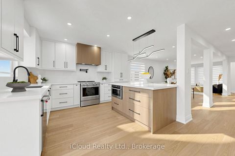 Photo 9 at 15 San Marko Place, East Woodbridge, Vaughan