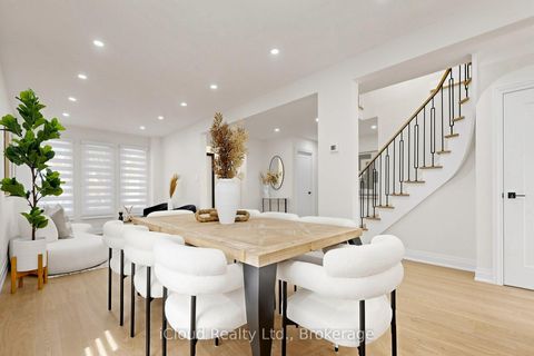 Photo 11 at 15 San Marko Place, East Woodbridge, Vaughan