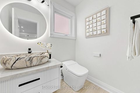 Photo 14 at 15 San Marko Place, East Woodbridge, Vaughan